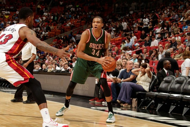 欧冠-福登破门哲凯赖什戴帽 曼城1-4葡萄牙体育